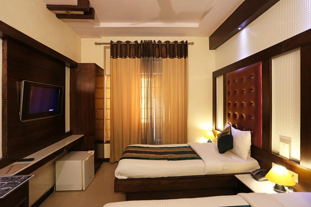 Hotel Star Plaza@New Delhi Railway Station Kültér fotó