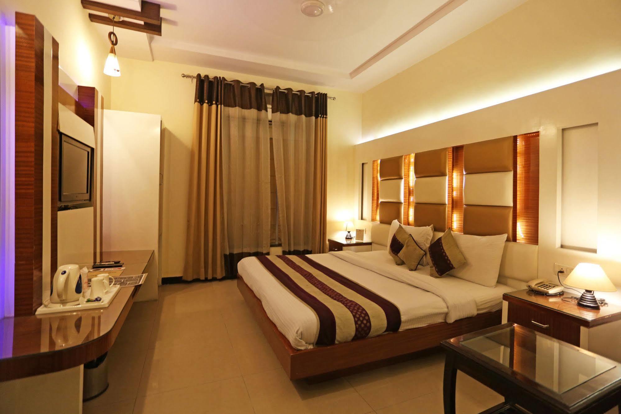 Hotel Star Plaza@New Delhi Railway Station Kültér fotó